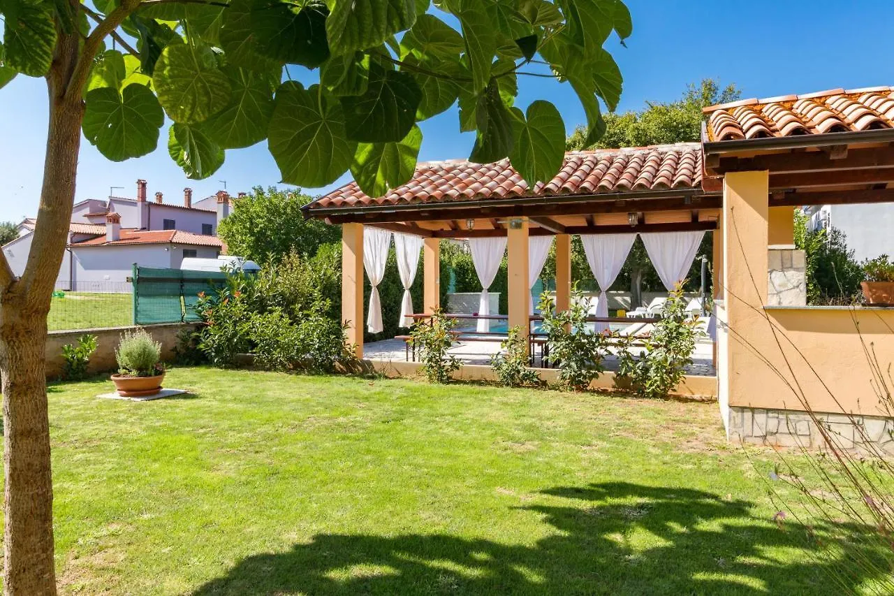Apartments Kendel Fazana