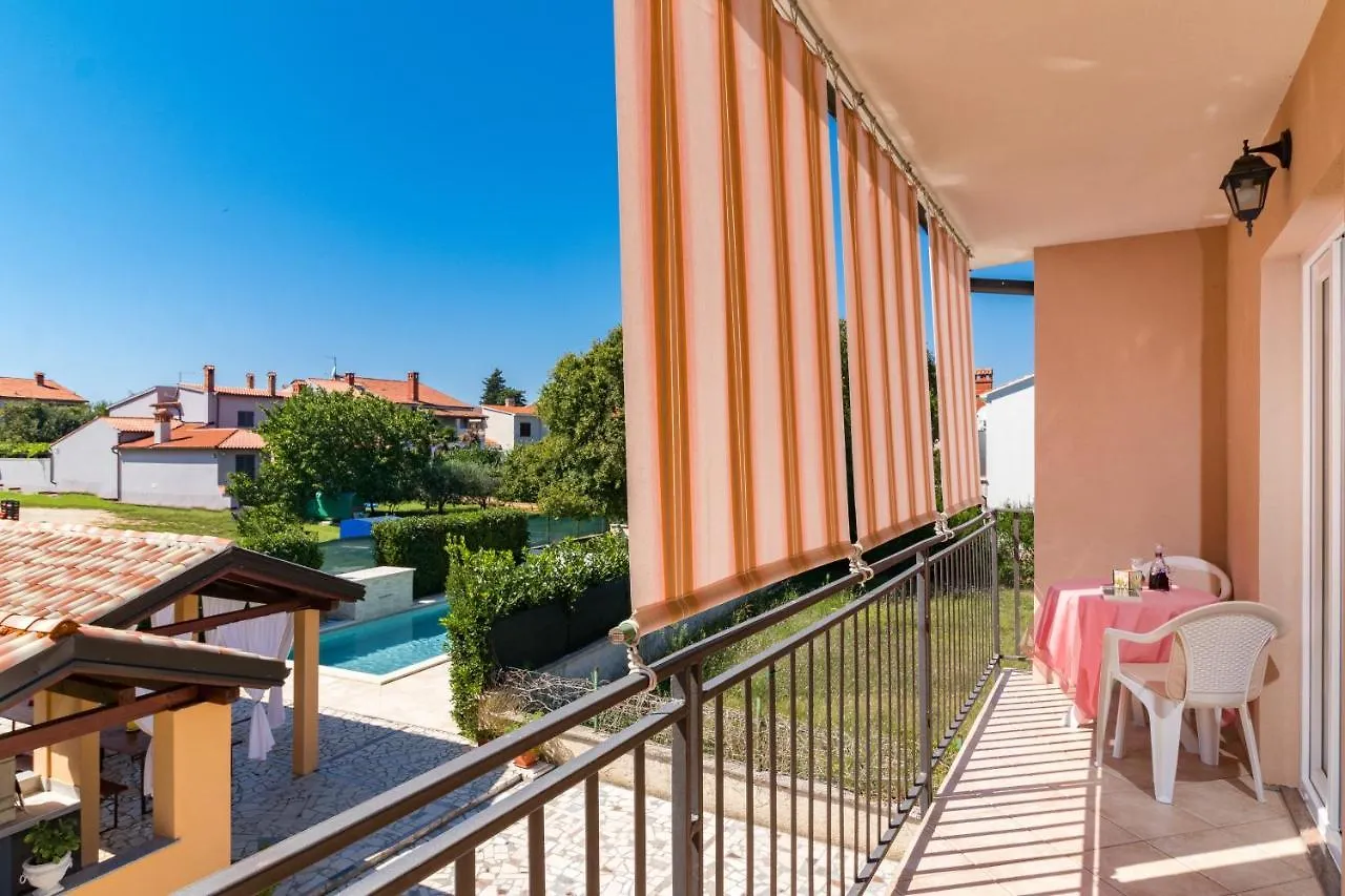 Apartments Kendel Fazana